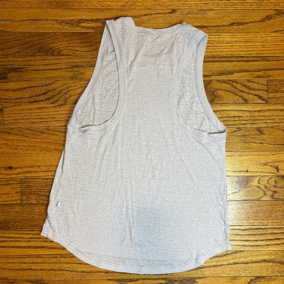 Women’s Lululemon light gray/pale purple relaxed tank, size: 4 - Picture 2 of 3